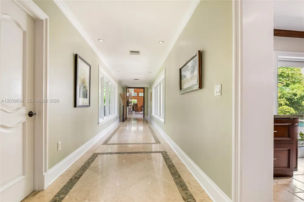 11900 SW 63rd Ave Pinecrest, FL 33156