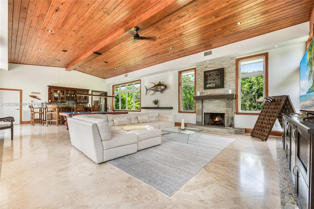11900 SW 63rd Ave Pinecrest, FL 33156