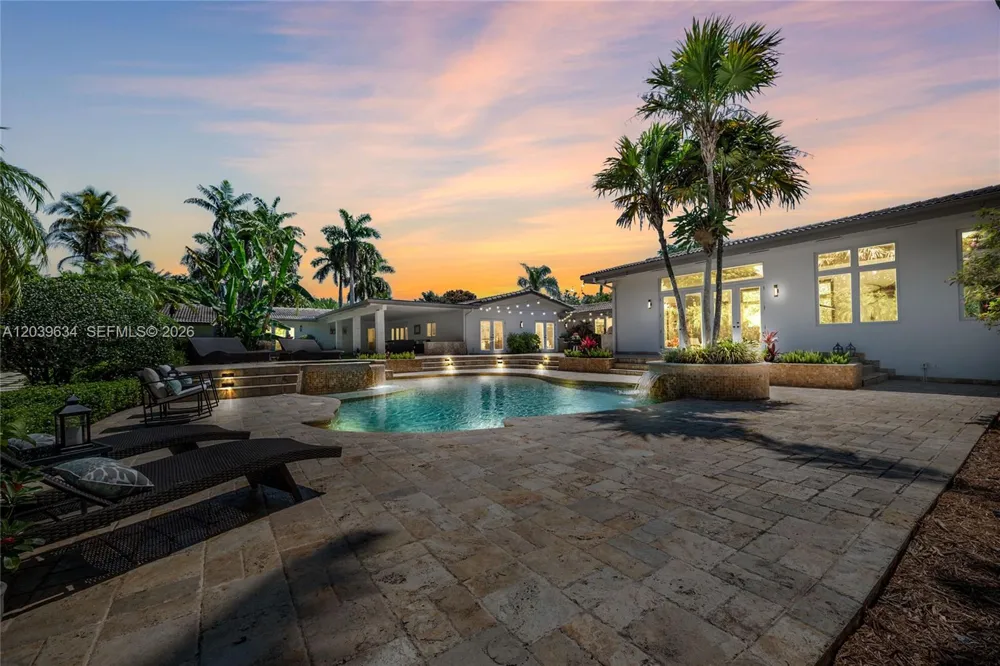 11900 SW 63rd Ave Pinecrest, FL 33156