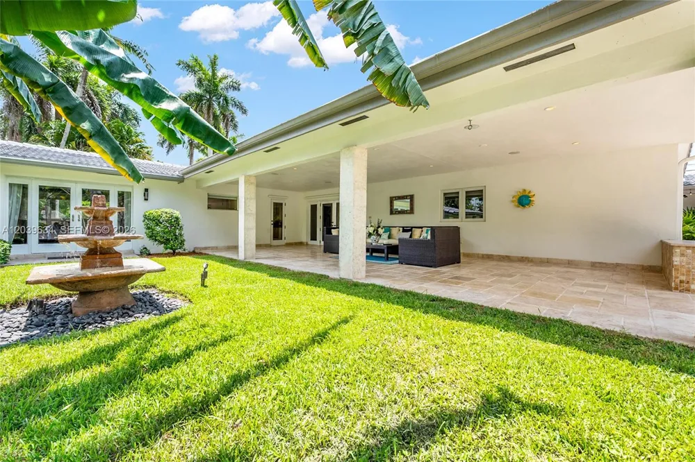 11900 SW 63rd Ave Pinecrest, FL 33156