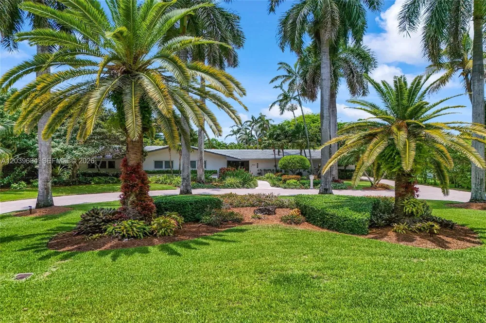 11900 SW 63rd Ave Pinecrest, FL 33156