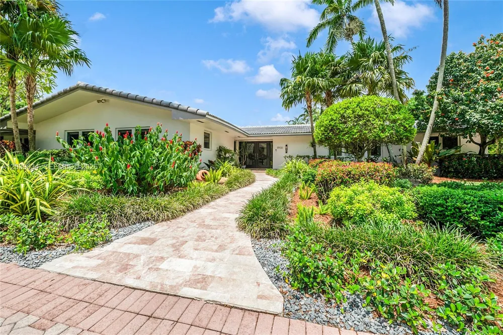 11900 SW 63rd Ave Pinecrest, FL 33156