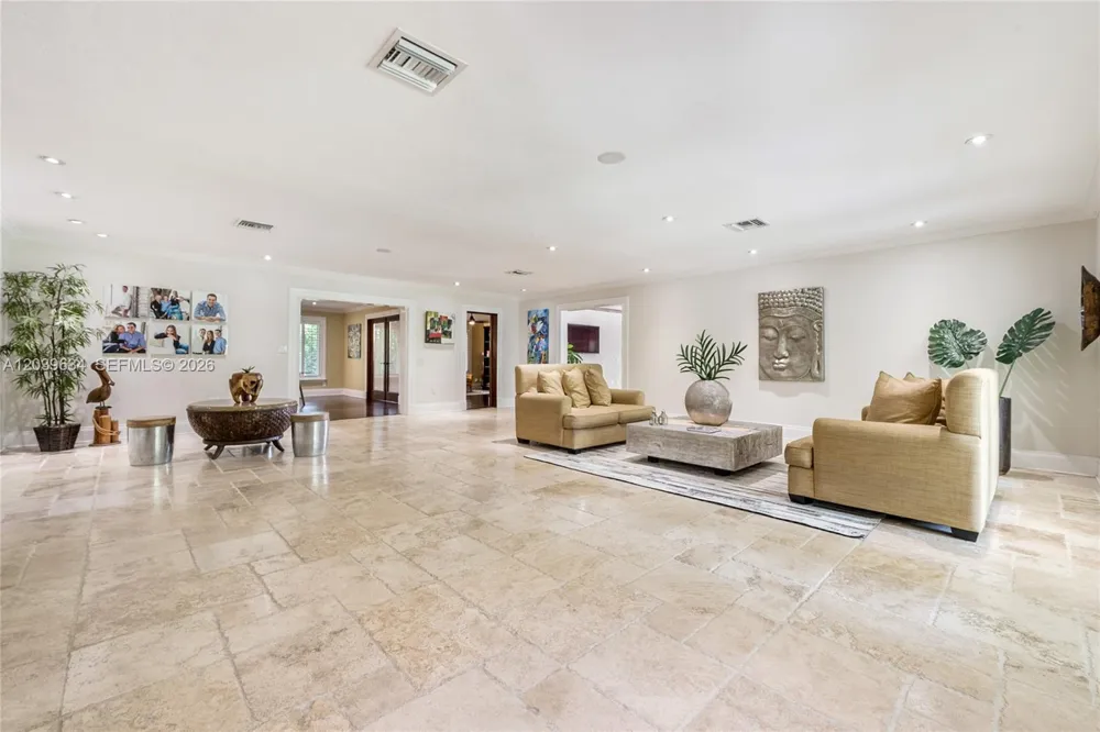 11900 SW 63rd Ave Pinecrest, FL 33156