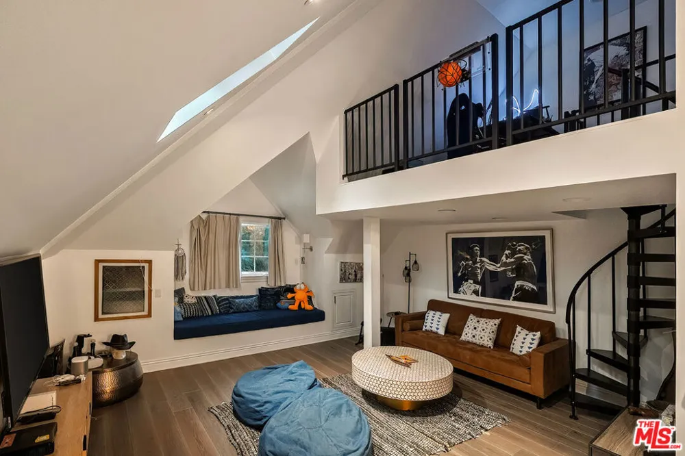 29105 Old Mill Creek Lane Agoura Hills, CA 91301