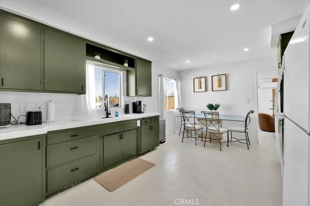 5050 1st E Joshua Tree, CA 92252