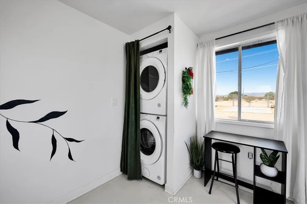 5050 1st E Joshua Tree, CA 92252