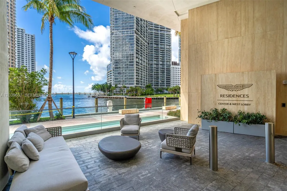 300 Biscayne Blvd Way #4008 Miami, FL 33131
