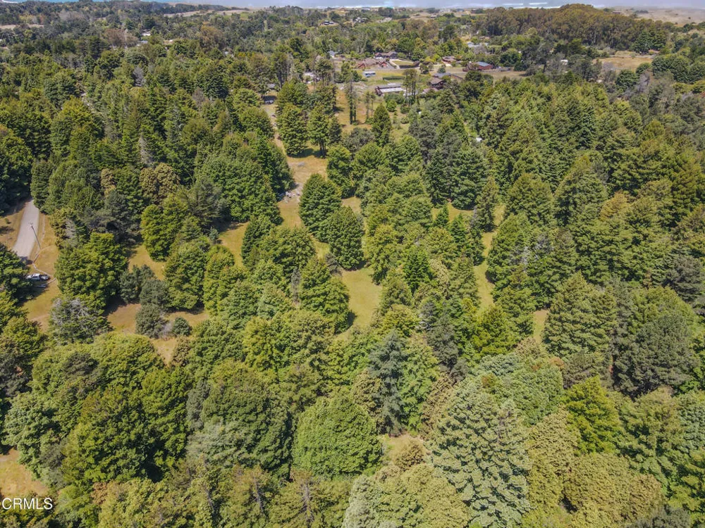 32700 Nameless Lane Fort Bragg, CA 95437
