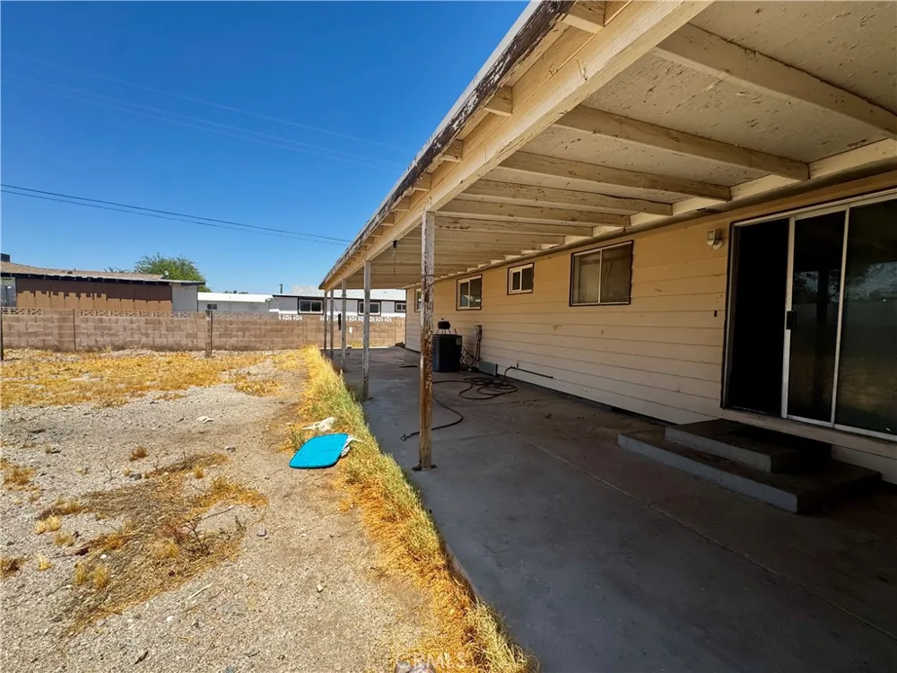 2045 Desoto Street Needles, CA 92363