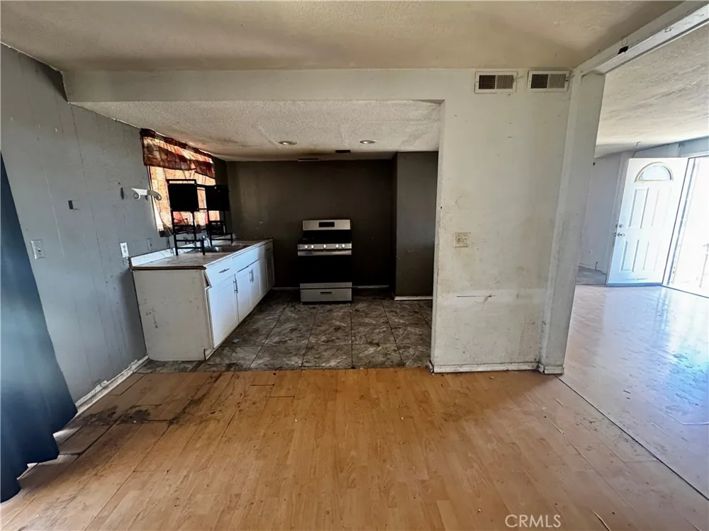 2045 Desoto Street Needles, CA 92363