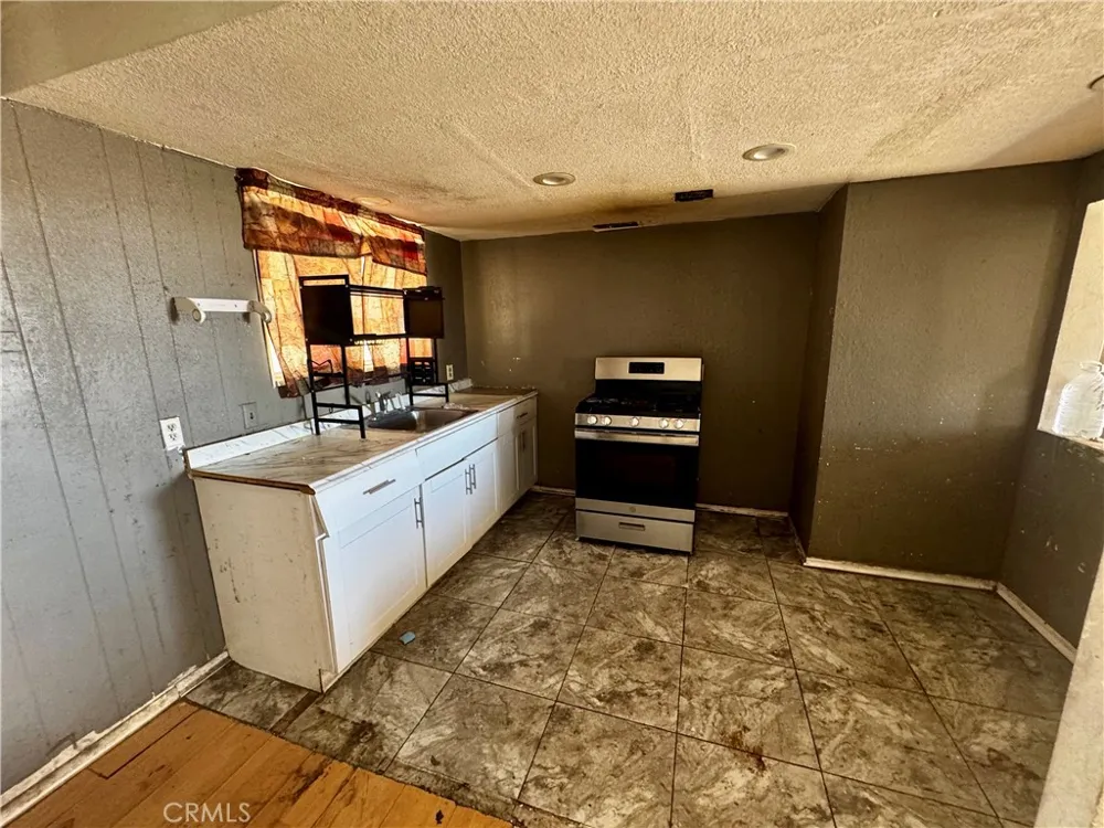 2045 Desoto Street Needles, CA 92363
