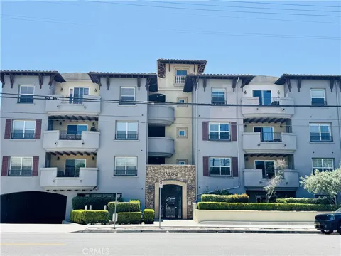 13200 Moorpark #203
