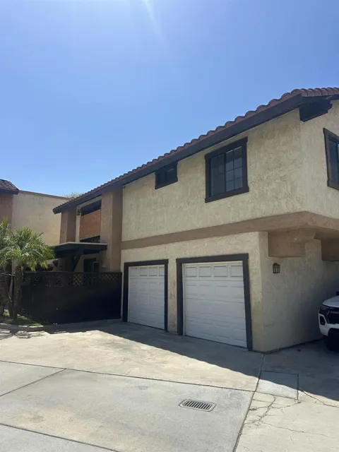 569 S Mollison #G