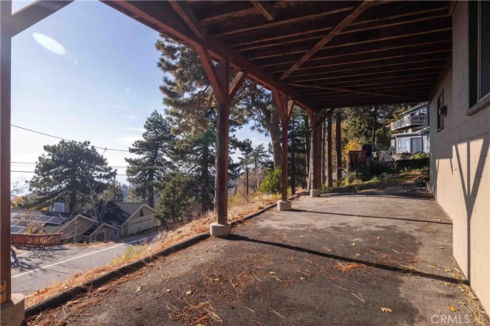 31531 Ocean View Drive Running Springs, CA 92382