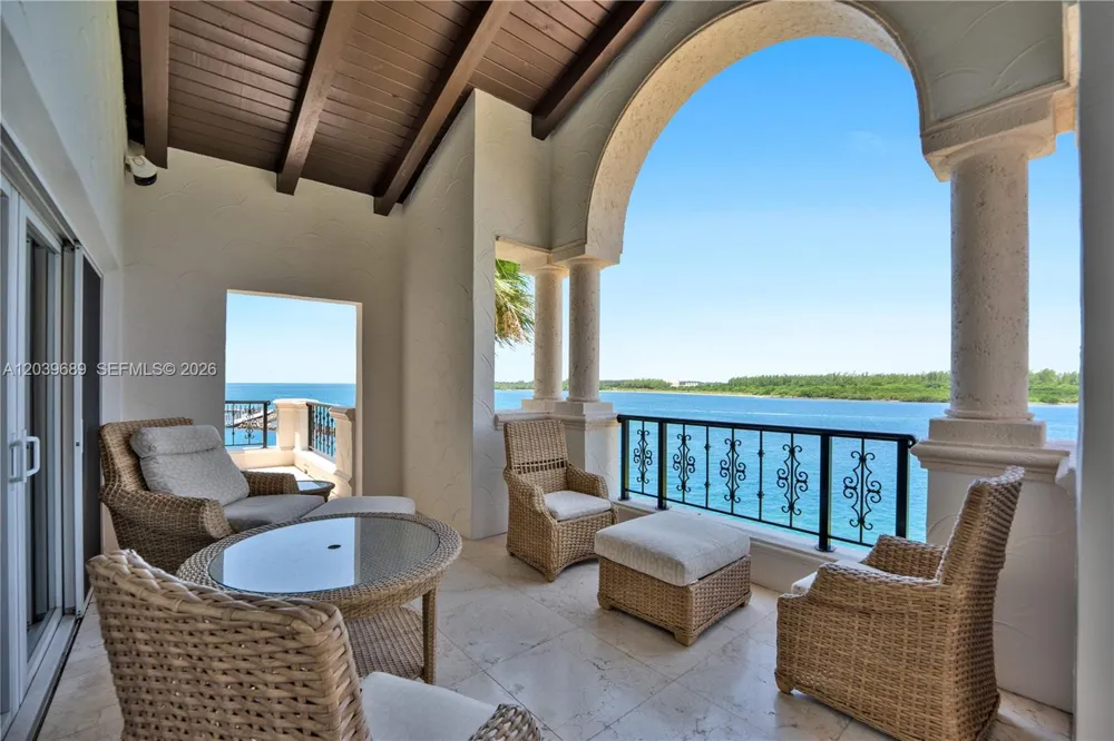 2244 Fisher Island Dr #3404 Miami Beach, FL 33109