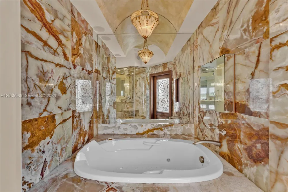 2244 Fisher Island Dr #3404 Miami Beach, FL 33109