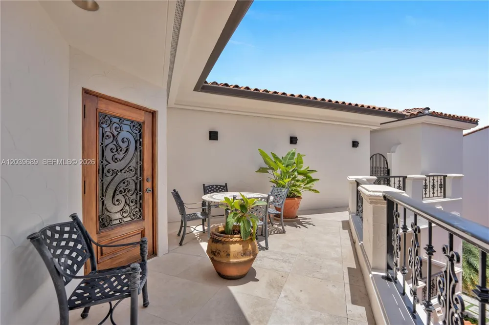 2244 Fisher Island Dr #3404 Miami Beach, FL 33109