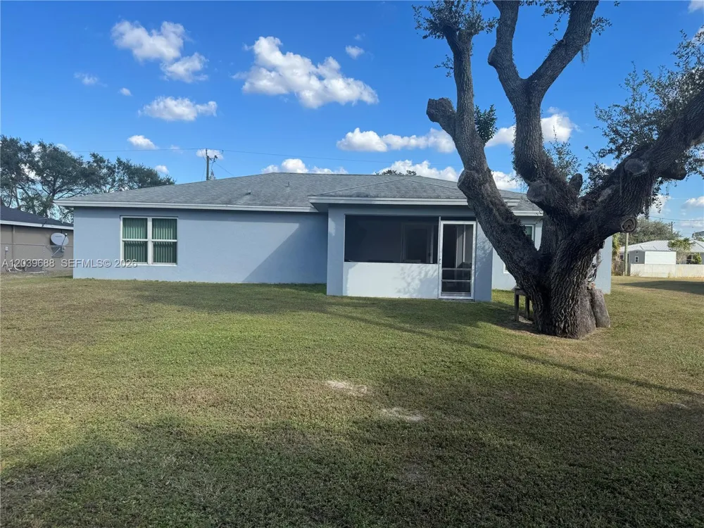 1201 BANJO CT La Belle, FL 33935