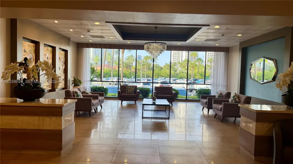 3701 Country Club Dr #304 Aventura, FL 33180
