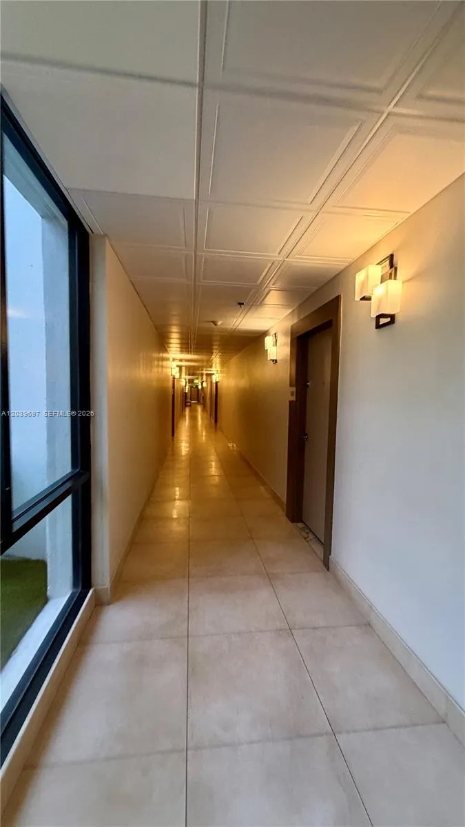 3701 Country Club Dr #304 Aventura, FL 33180