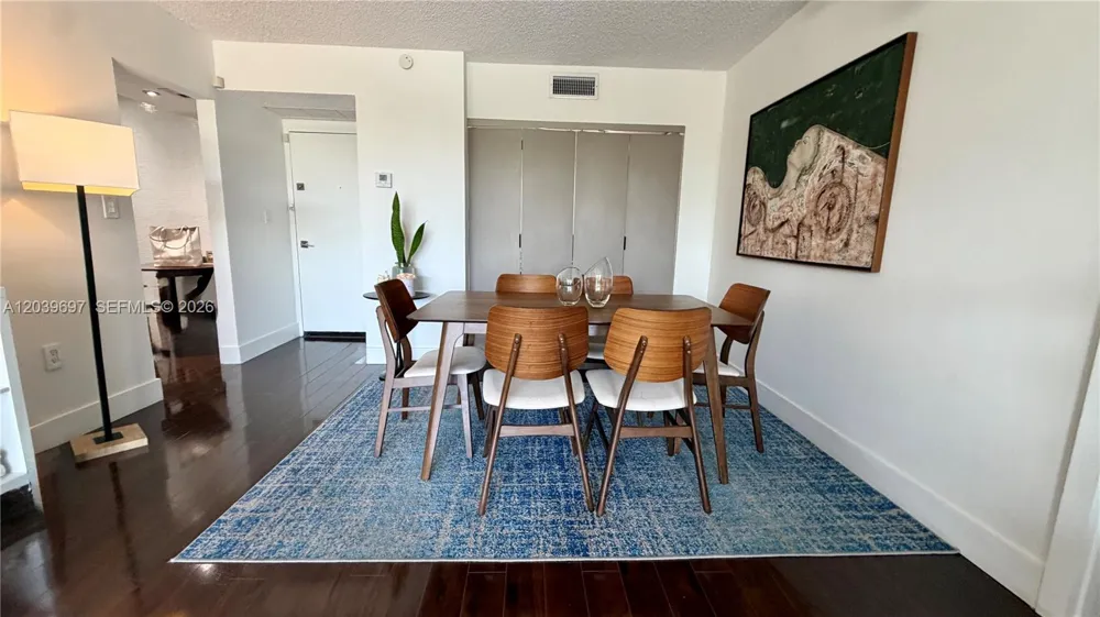 3701 Country Club Dr #304 Aventura, FL 33180