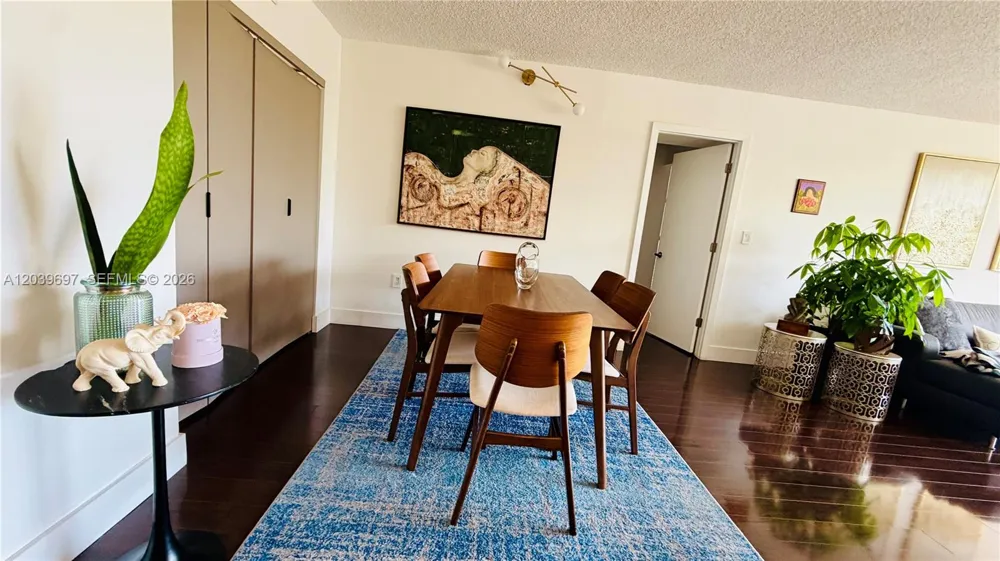 3701 Country Club Dr #304 Aventura, FL 33180