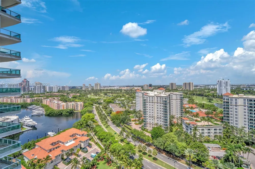 19955 NE 38th Ct #2204 Aventura, FL 33180