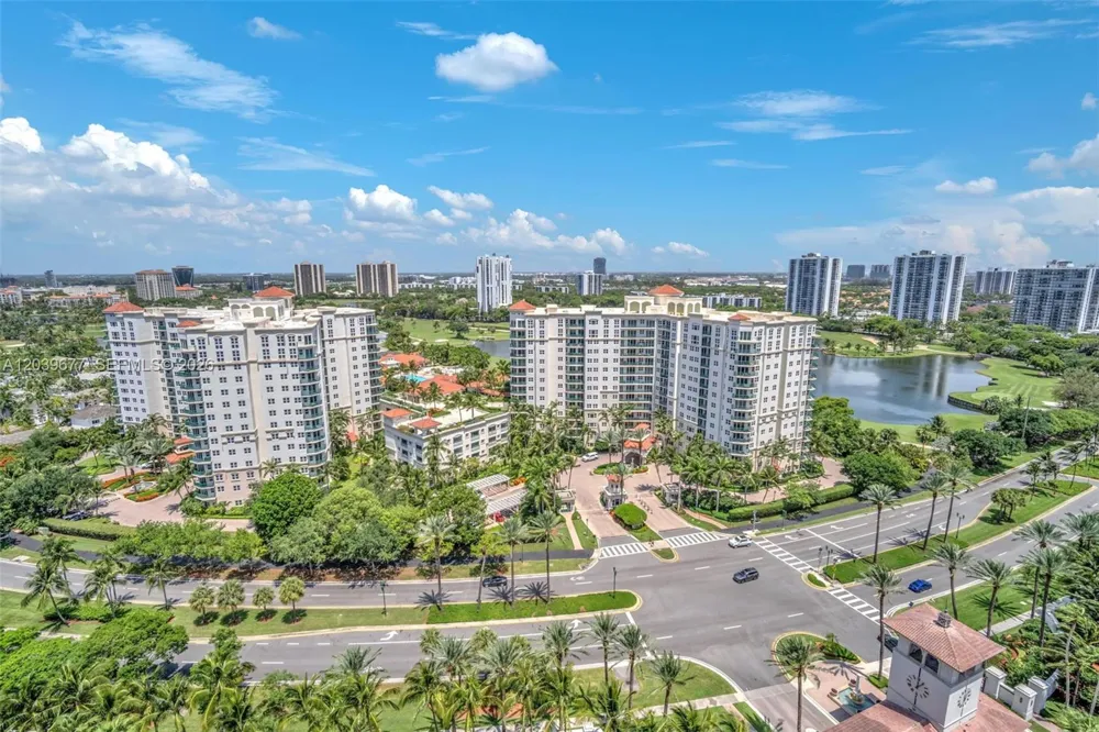 19955 NE 38th Ct #2204 Aventura, FL 33180