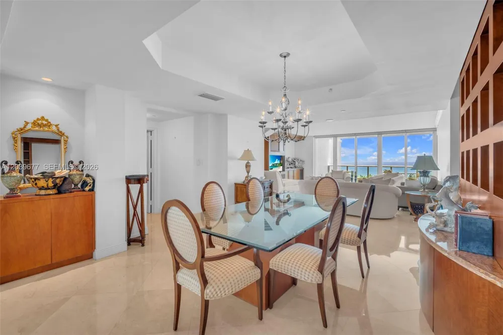 19955 NE 38th Ct #2204 Aventura, FL 33180