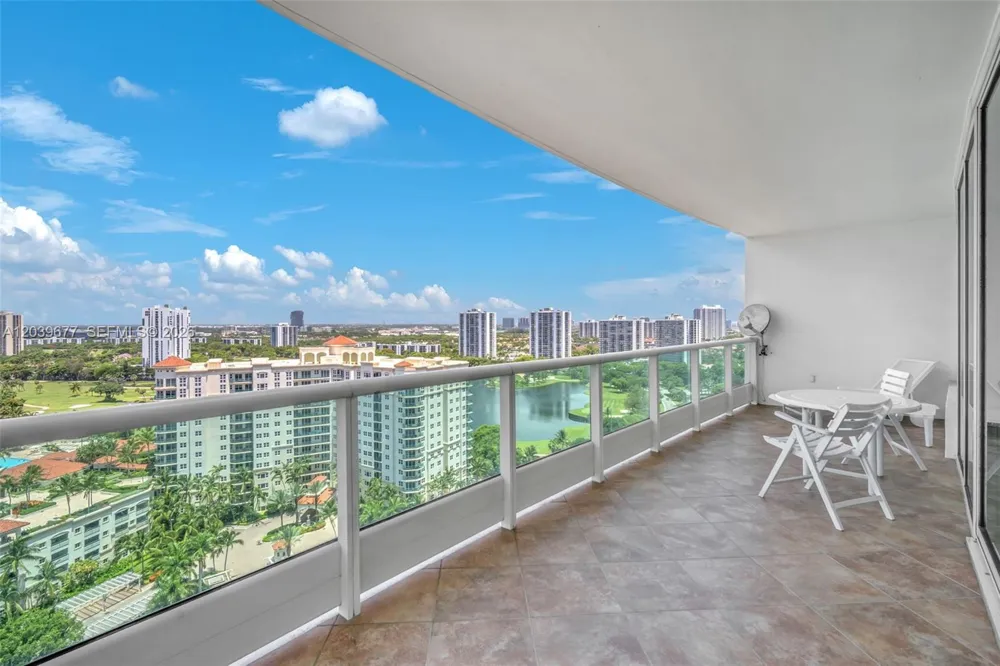 19955 NE 38th Ct #2204 Aventura, FL 33180