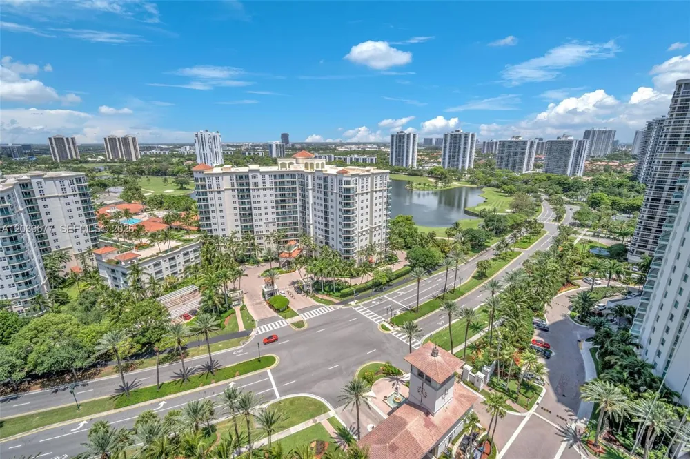 19955 NE 38th Ct #2204 Aventura, FL 33180