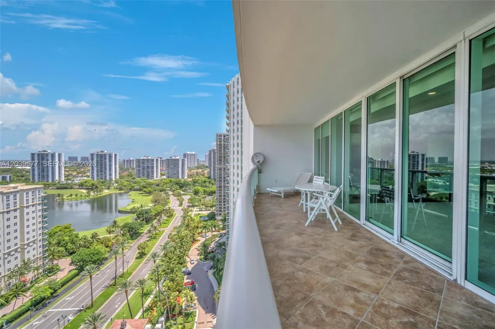 19955 NE 38th Ct #2204 Aventura, FL 33180