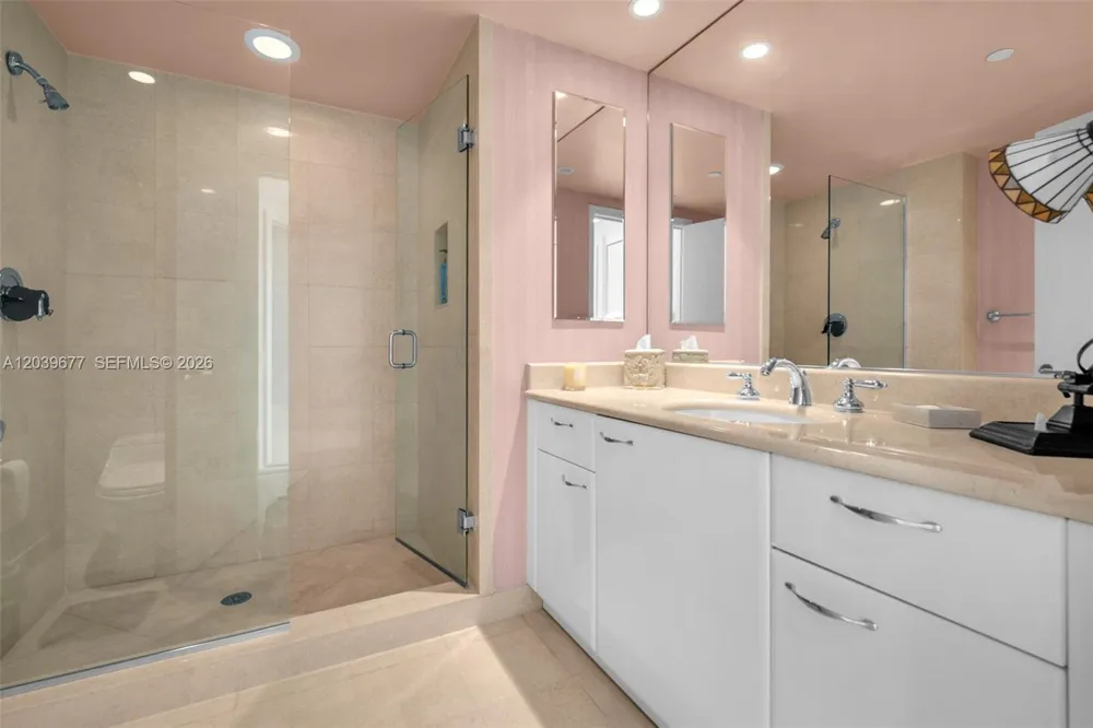 19955 NE 38th Ct #2204 Aventura, FL 33180