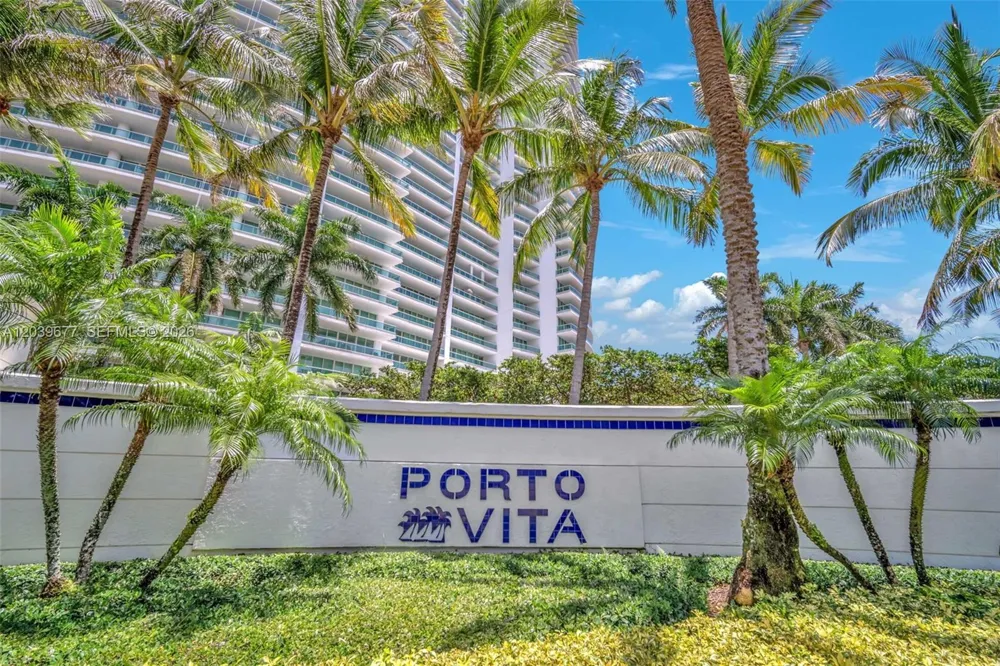 19955 NE 38th Ct #2204 Aventura, FL 33180