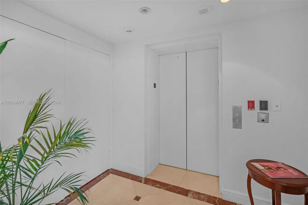 19955 NE 38th Ct #2204 Aventura, FL 33180