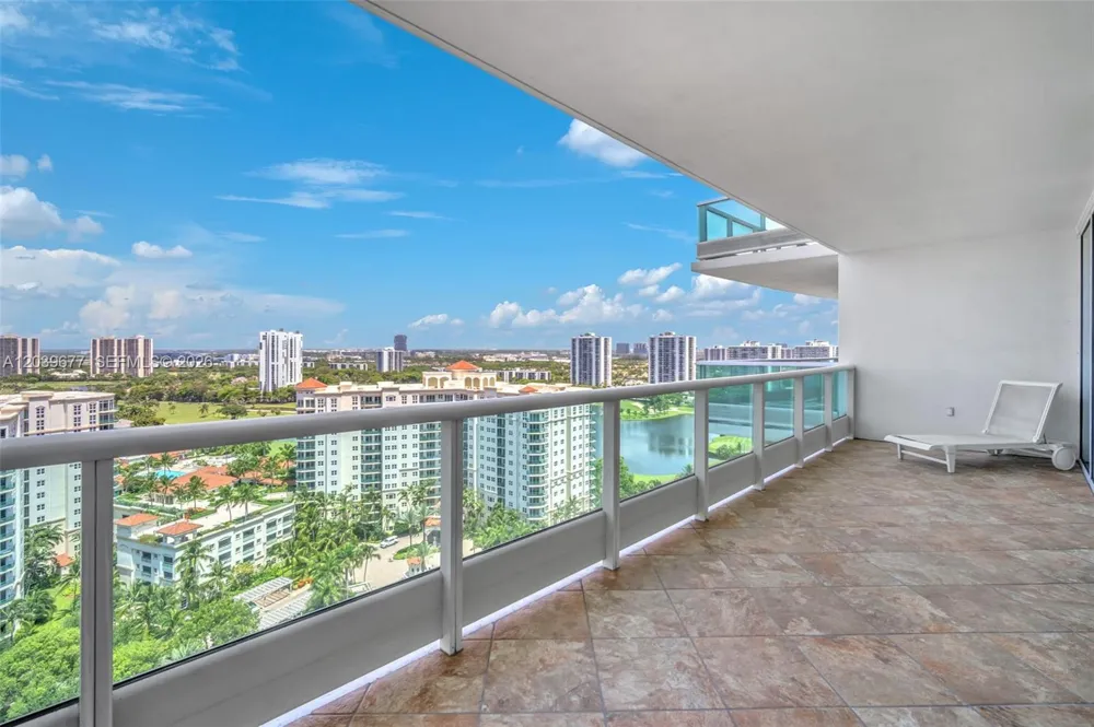 19955 NE 38th Ct #2204 Aventura, FL 33180