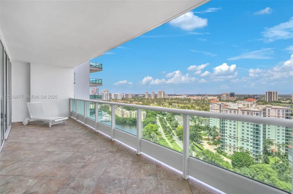 19955 NE 38th Ct #2204 Aventura, FL 33180