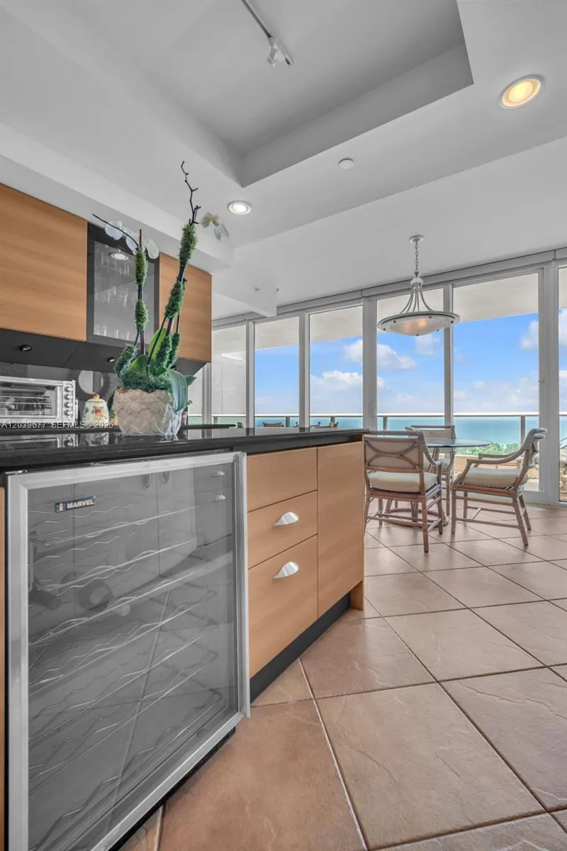 19955 NE 38th Ct #2204 Aventura, FL 33180