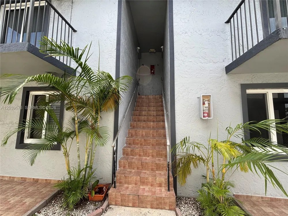 458 E 31st St #3 Hialeah, FL 33013