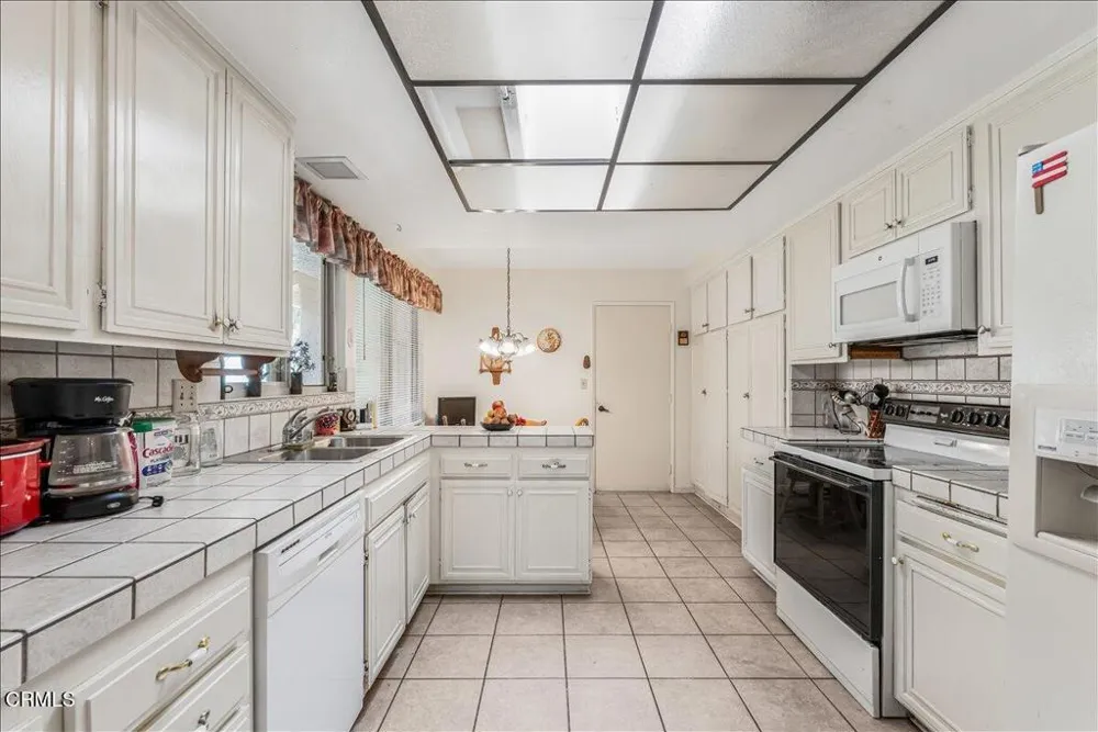 41028 Village 41 Camarillo, CA 93012