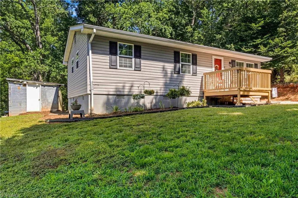 848 Huffman River Lane Purlear, NC 28665