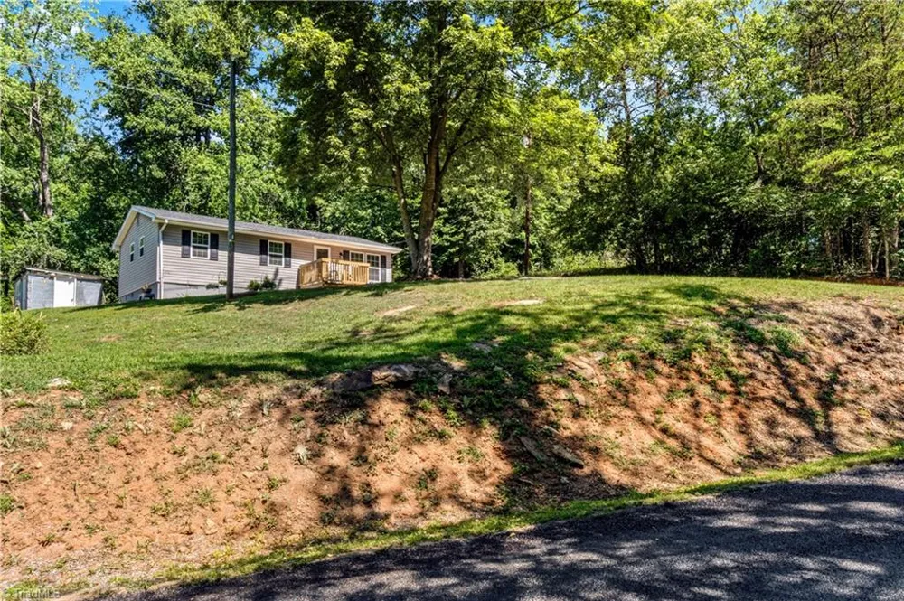848 Huffman River Lane Purlear, NC 28665