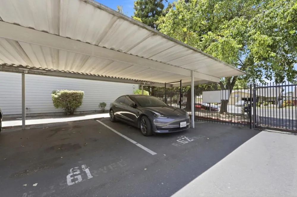 7283 Florin Mall #8 Sacramento, CA 95823