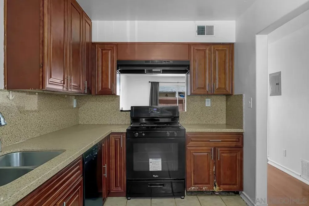 6787 Alvarado Rd #5 San Diego, CA 92120