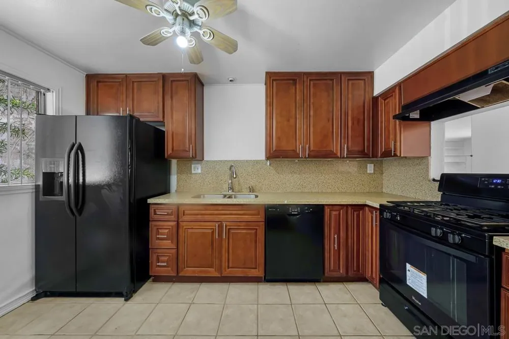 6787 Alvarado Rd #5 San Diego, CA 92120