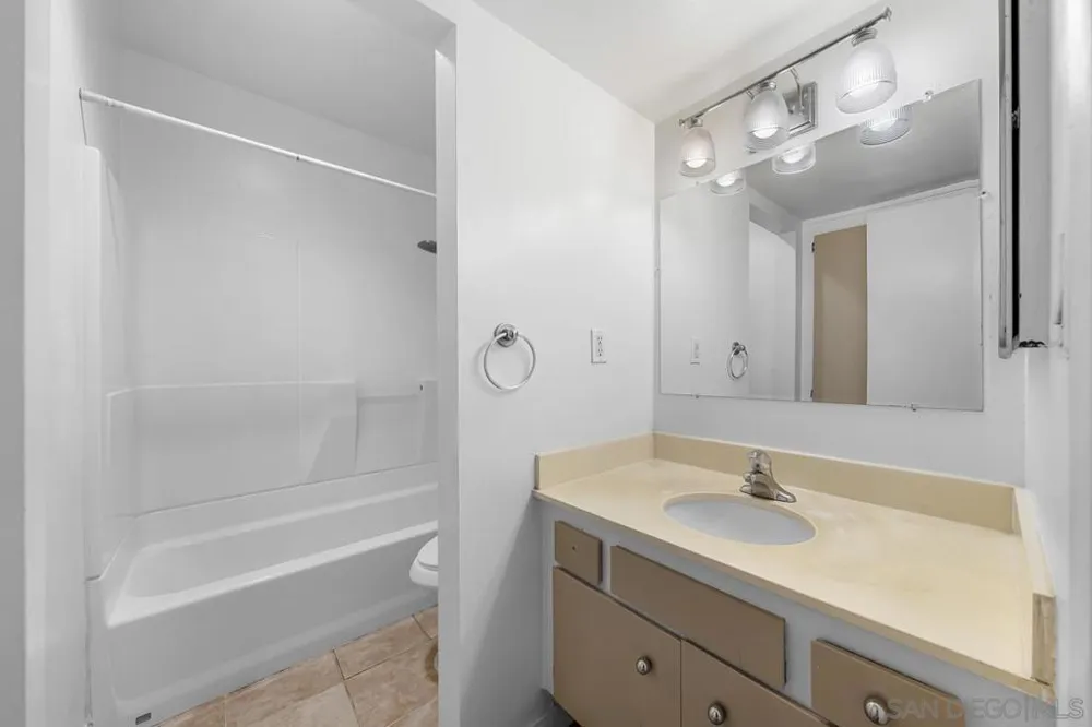 6787 Alvarado Rd #5 San Diego, CA 92120