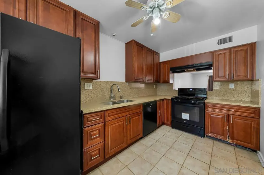 6787 Alvarado Rd #5 San Diego, CA 92120