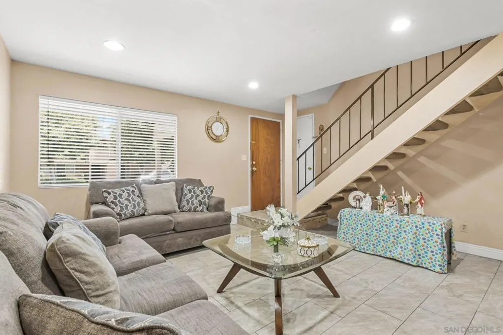 955 Amistad Pl #C El Cajon, CA 92019