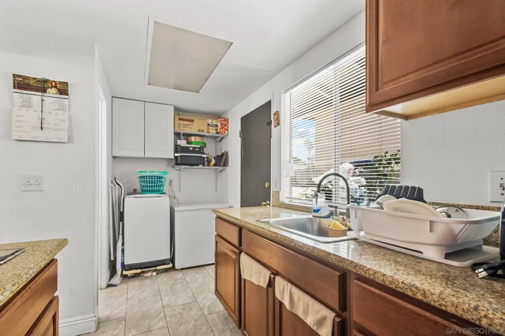 955 Amistad Pl #C El Cajon, CA 92019