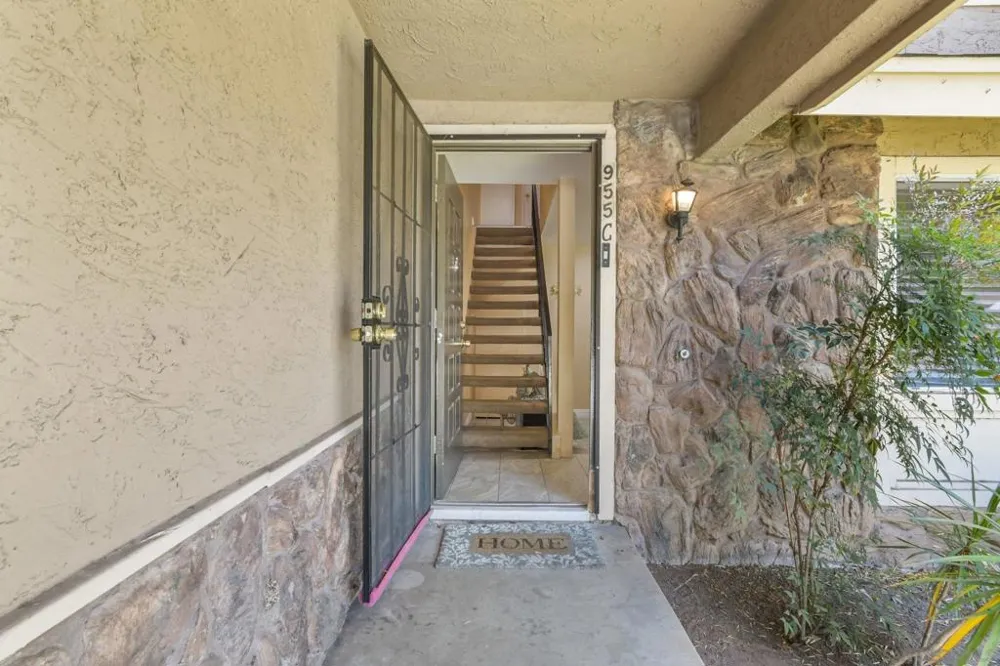 955 Amistad Pl #C El Cajon, CA 92019
